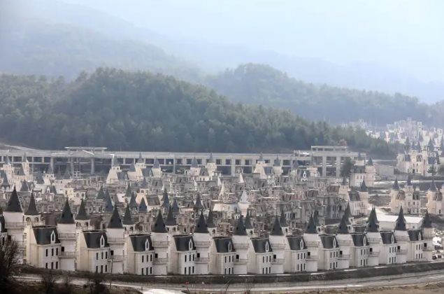 Theo Hurriyet Daily News, vào năm 2019, hai anh em nhà Yerdelen và Bulent Yilmaz đã được cấp phép hoàn thành xây dựng theo hợp đồng khi phán quyết phá sản của họ bị hủy bỏ. Ngay sau đó, đại dịch COVID-19 lại khiến dự án bị trì hoãn. Theo Atlas Obscura, toàn bộ dự án sau đó đã được mua lại bởi NOVA Group Holdings, một tập đoàn đa quốc gia của Mỹ.