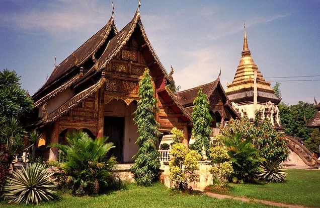 Dan Thai Lan phan no vi du khach mac noi y truoc Cung dien Hoang gia-Hinh-2