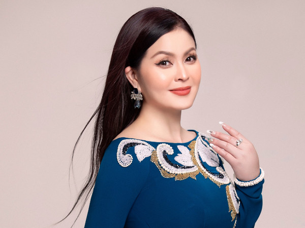 Cuối năm 2009, Yến Vy kết hôn với một Việt kiều. Sau đó sang Mỹ định cư mở một tiệm nail ở đây. Từ khi sang Mỹ, cô sống kín tiếng. Vài năm trở lại đây, người đẹp bắt đầu cởi mở hơn. Cô sử dụng mạng xã hội, đăng ảnh và giao lưu cùng mọi người.