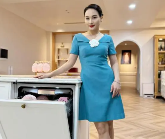 Bên trong villa của Bảo Thanh, dân tình trầm trồ về độ giàu - Hình 9 Ben trong villa cua Bao Thanh, dan tinh tram tro ve do giau-Hinh-9