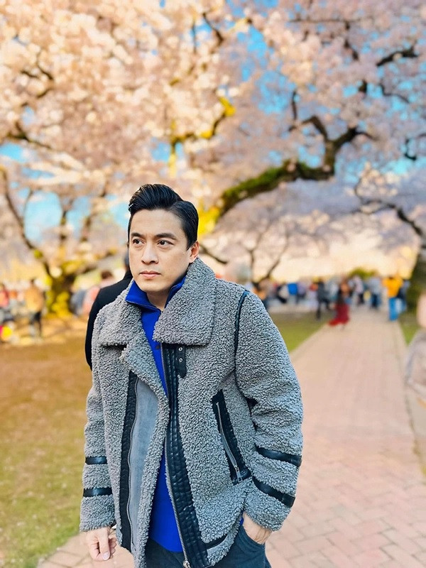 Lam Trường thành danh và tỏa sáng trong sự nghiệp nhưng đời tư của anh gặp nhiều trắc trở. Được biết, năm 2004, Lam Trường kết hôn với Ngô Ý An, một Việt kiều cư ngụ tại Mỹ, vợ của anh là một kỹ sư vi tính. Hai người có một con trai tên Tiêu Kiến Văn. Cuộc hôn nhân của họ kéo dài được 5 năm thì kết thúc.