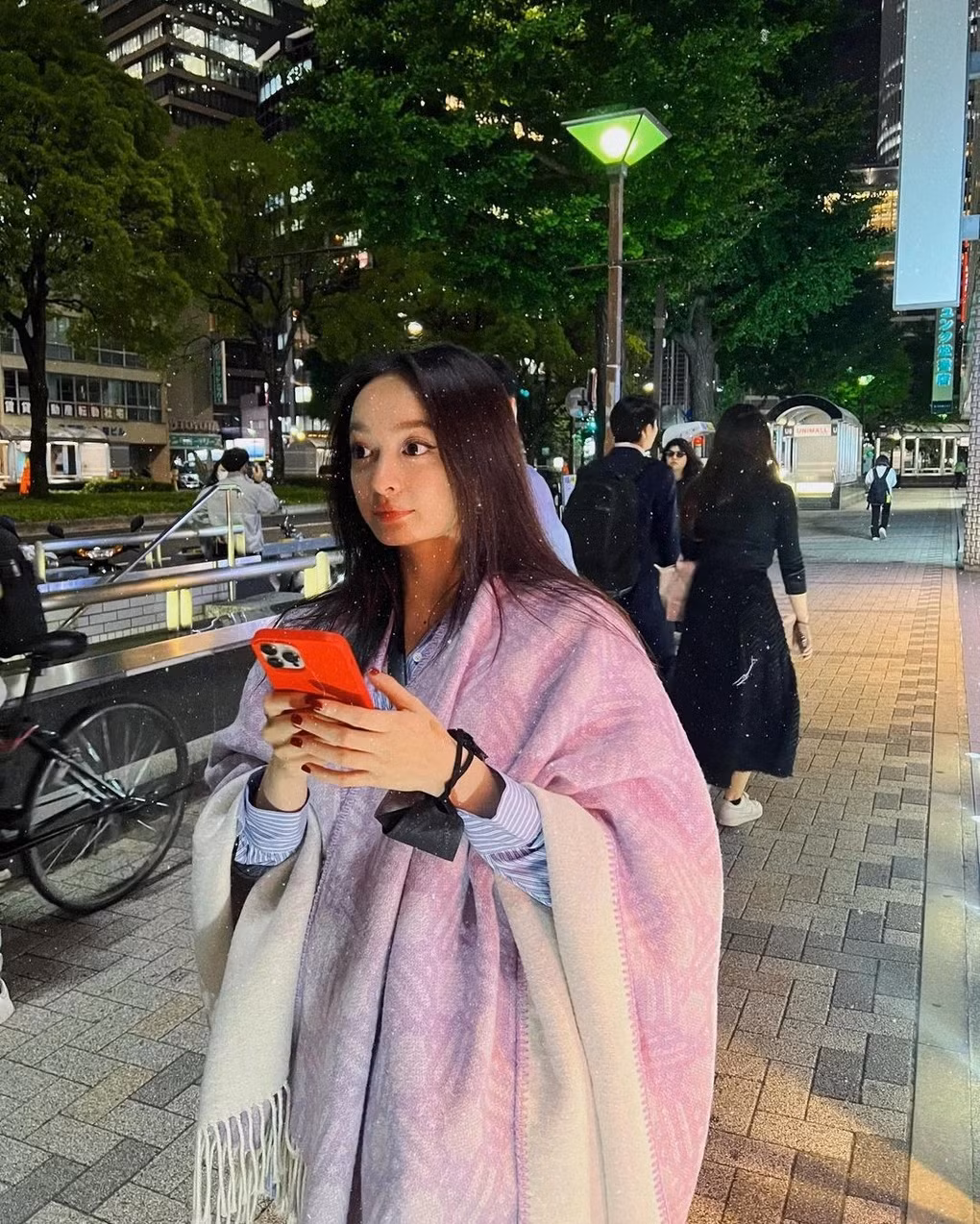 Trước đây, Kaity Nguyễn thích mẫu bạn trai có ngoại hình, nhưng hiện cô hướng tới hình mẫu bạn trai thật thà, chân thành: "Ngày xưa tôi thích đẹp trai, giờ ngoại hình chỉ là điểm cộng còn bên trong mới là quan trọng. Chồng tương lai của tôi sẽ phải là người yêu thương tôi, biết nhường nhịn lẫn nhau để giữ sự ấm áp trong gia đình".