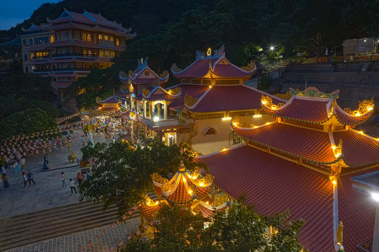 Nui Ba Den to chuc dang dang vao moi toi thu 7 trong thang chap-Hinh-2