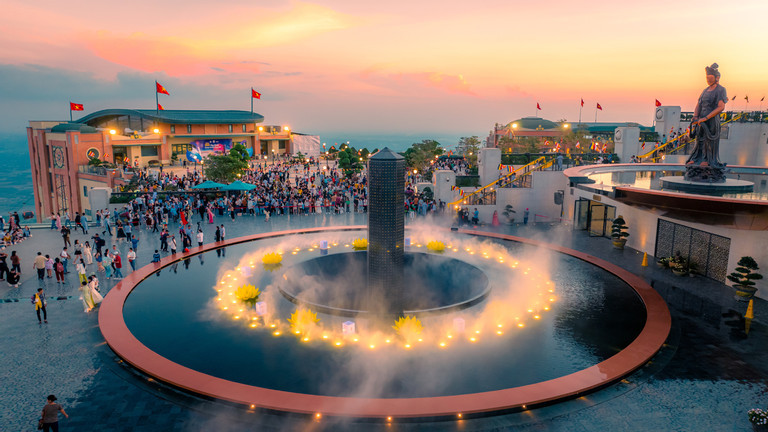 Nui Ba Den to chuc dang dang vao moi toi thu 7 trong thang chap-Hinh-3