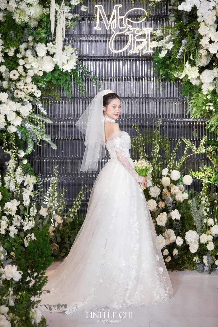 Doãn Hải My khoe lại ảnh cưới vào ngày Valentine trắng Doan Hai My khoe lai anh cuoi vao ngay Valentine trang