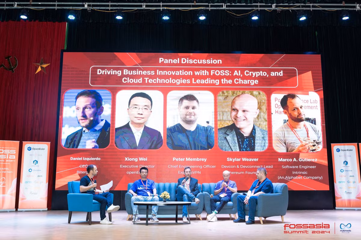 FOSSASIA Summit 2024: Trao quyen cho cac DN dieu chinh moi truong CNTT-Hinh-2