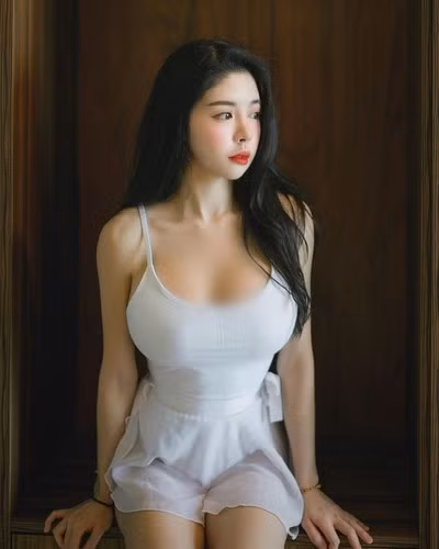 Tuy nhiên, những hình ảnh và video của Krysstal lại không nhận được sự chú ý như những ngày đầu mới nổi.