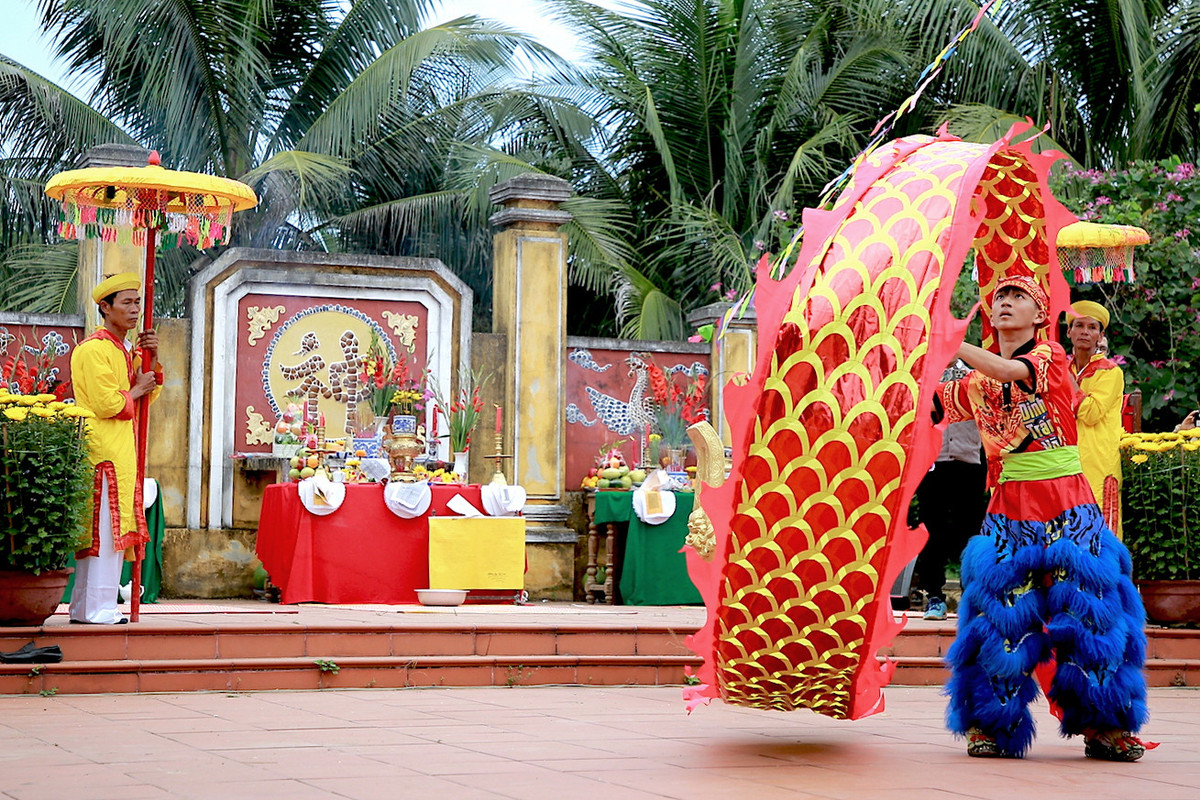 Cùng với đó, cầu đất trời Thần Nông phù hộ cho mưa thuận gió hòa, có một vụ mùa bội thu. Theo những người lớn tuổi tại làng, danh xưng của làng gắn liền với nghề trồng rau của người dân địa phương, với ý nghĩa mùi thơm cây rau giống như mùi hương cây quế.