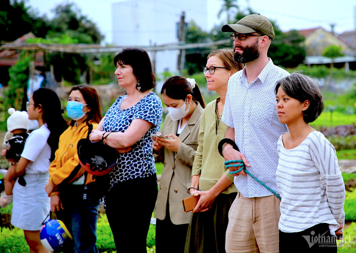Lễ cúng cũng nhằm tôn vinh các giá trị tốt đẹp của văn hóa làng xã, cộng đồng làng quê; là cơ hội để quảng bá hình ảnh làng rau với bạn bè du khách thập phương.