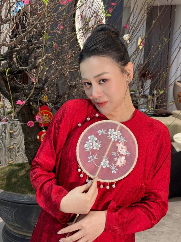 Nhan sắc Phương Oanh khi bầu bí tháng thứ 6 gây chú ý - Hình 2 Nhan sac Phuong Oanh khi bau bi thang thu 6 gay chu y-Hinh-2