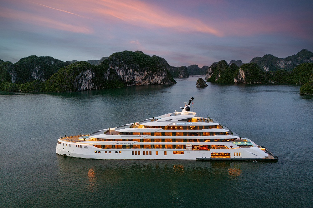 Grand Pioneers - sieu du thuyen tien phong du lich xanh Vinh Ha Long
