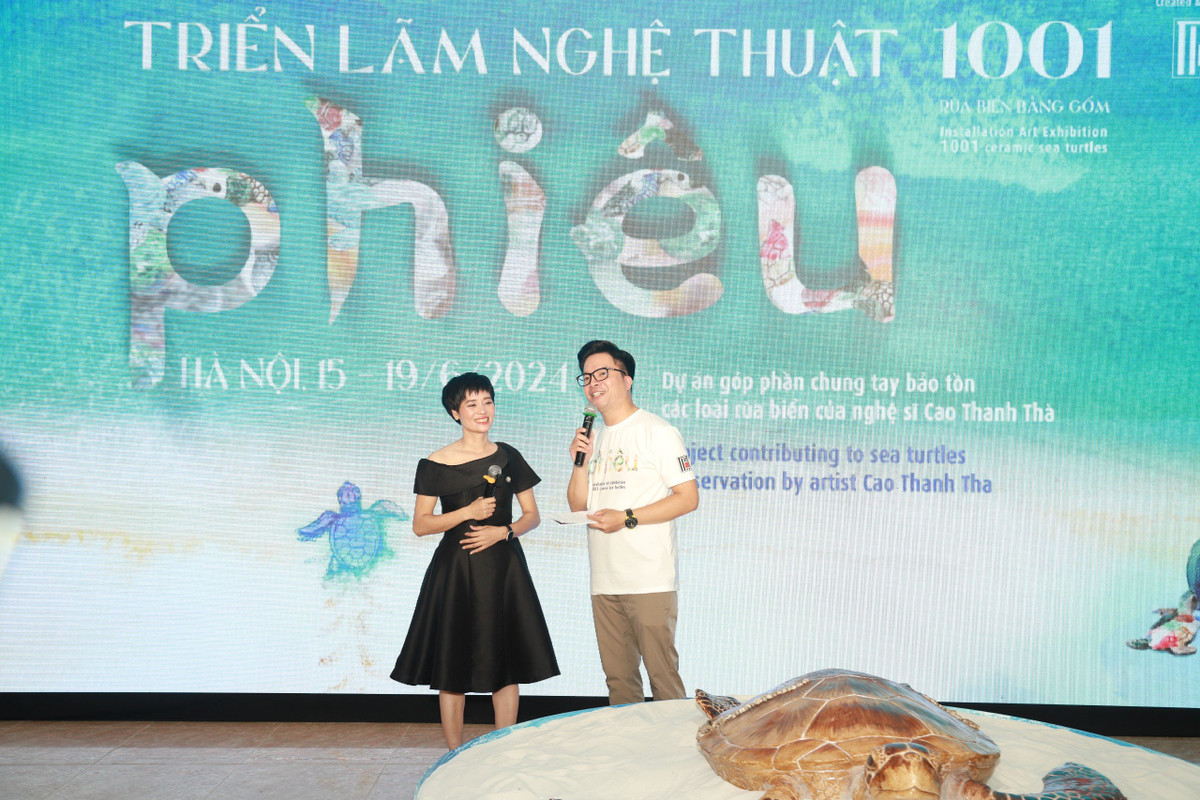 Trien lam 1001 rua bien bang gom: Thong diep bao ton rua bien