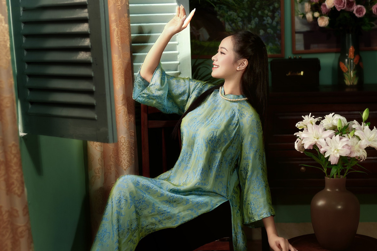 Từ những bước tiến ấy, dự định trong năm mới, Trà My sẽ cố gắng chuẩn bị cho việc Tốt nghiệp ngành học của bản thân với kết quả tốt. Đồng thời, cô bạn cũng sẽ cố gắng, nỗ lực gấp đôi năm cũ, để có thể nhận thêm được nhiều cơ hội và có được sự công nhận của mọi người nhiều hơn.