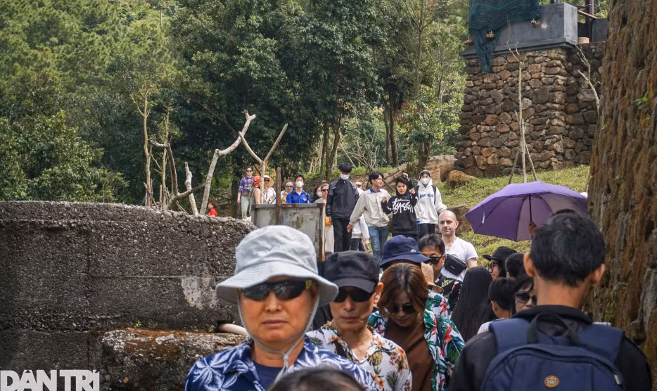 Dù công trình chưa chính thức hoàn tất, một số nơi trong quá trình trùng tu cũng đã tạo điều kiện cho khách được tham quan, chụp hình check-in phong cảnh thiên nhiên.