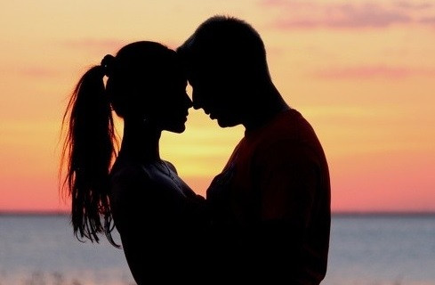 Đại gia già mất hút sau tình một đêm, gái trẻ khóc nghẹn Dai gia gia mat hut sau tinh mot dem, gai tre khoc nghen