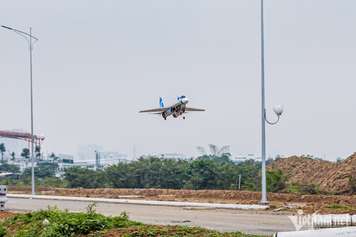 Nam đang ấp ủ chế tạo ra những chiếc máy bay kích thước lớn hơn, có tính ứng dụng cao trong công tác cứu hộ, cứu nạn hoặc chữa cháy trên những ngôi nhà tầng cao mà xe thang không thể vươn tới.