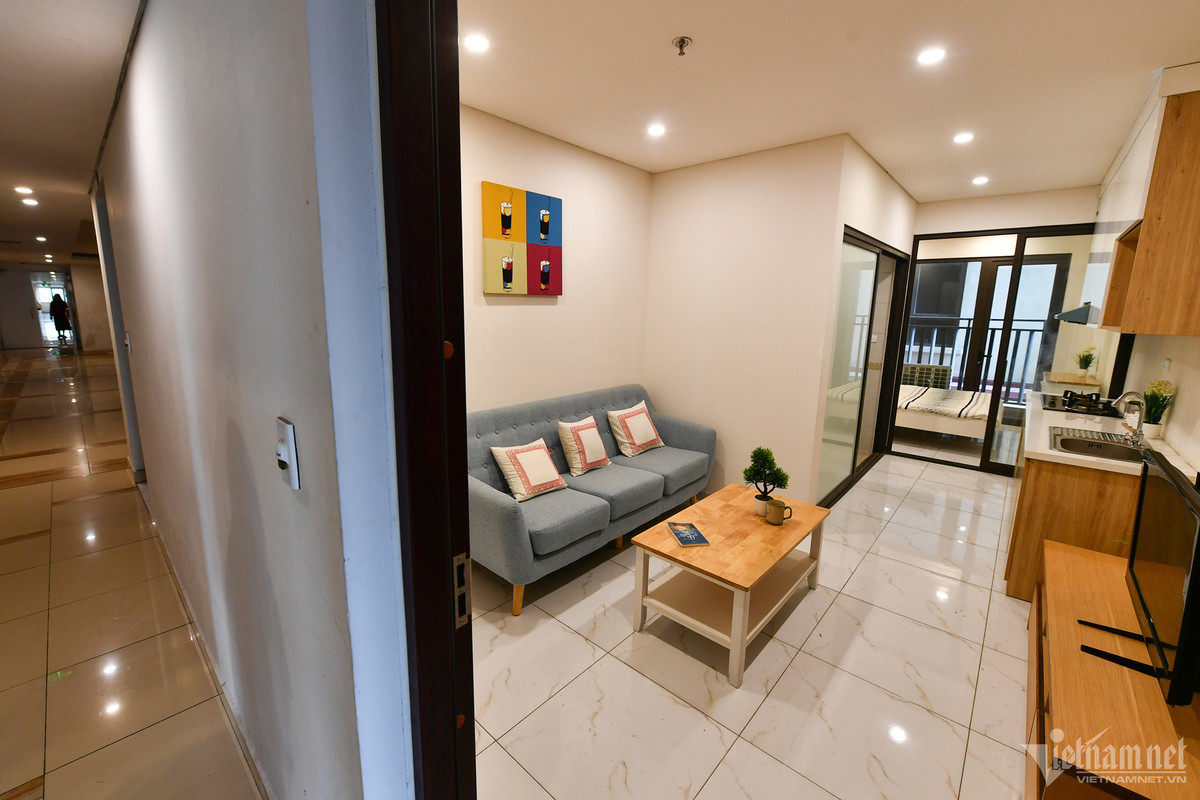 Với căn hộ 54m2 có 2 phòng ngủ, 2 buồng vệ sinh, 1 lô gia, phòng khách và bếp.