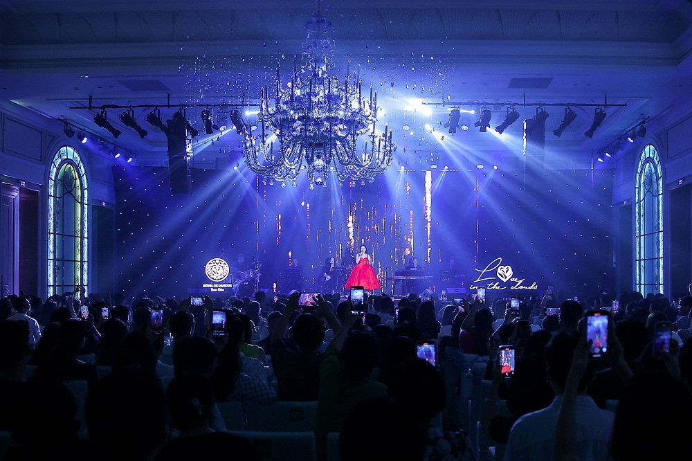 Trai nghiem Hotel de l'Amour Tam Dao lang man cung dem nhac bolero