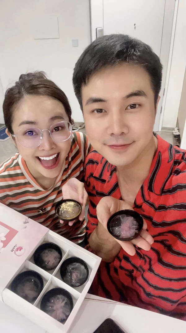 Hon nhan doi thuc cua dien vien Hieu Su 