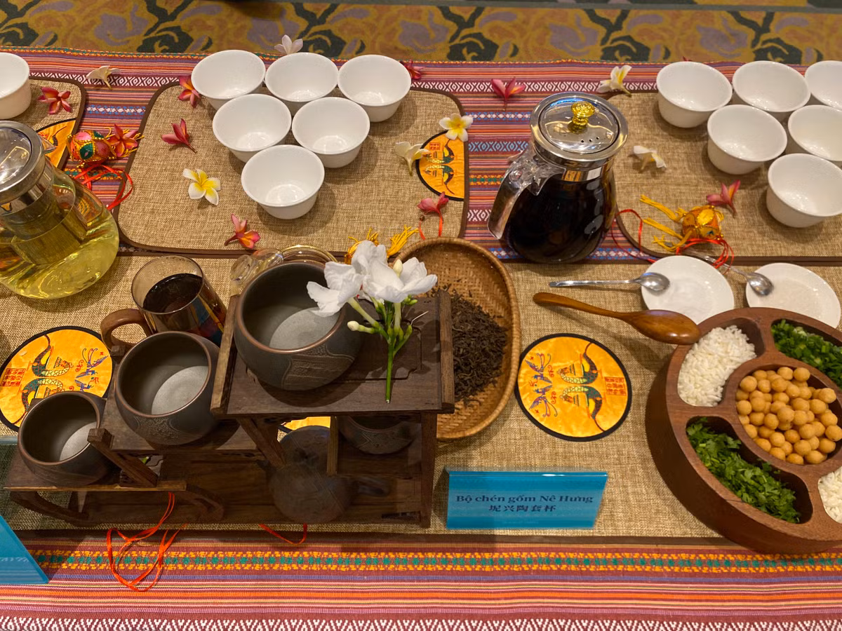 Quang Tay quang ba du lich van hoa tra va danh thang the gioi-Hinh-2