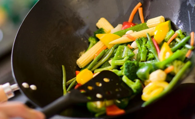 Vi sao khong nen an lai rau da nau chin de qua dem?