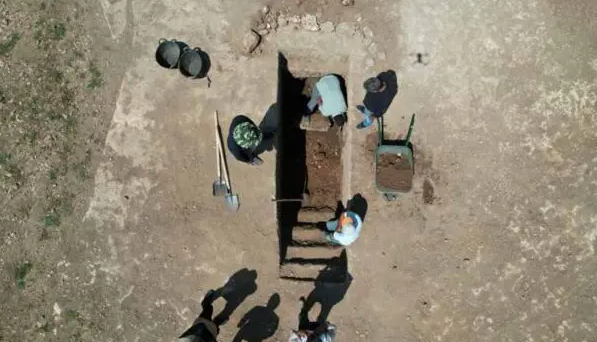 Bi an co mo 2.000 nam ben duong, co doi 