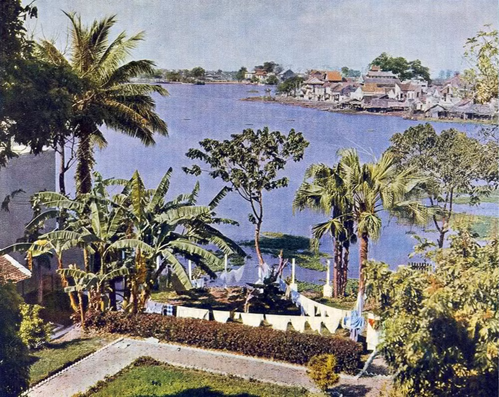 Một hồ nước ở Hà Nội.