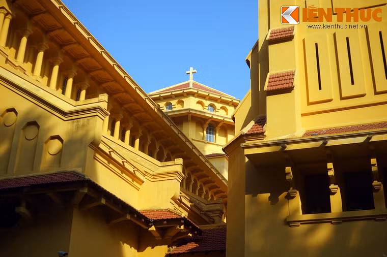 Đã gần một thế kỷ trôi qua, dù đã qua vài lần tu sửa nhưng đến nay nhà thờ Cửa Bắc vẫn còn giữ được nét cổ kính, nguyên sơ.