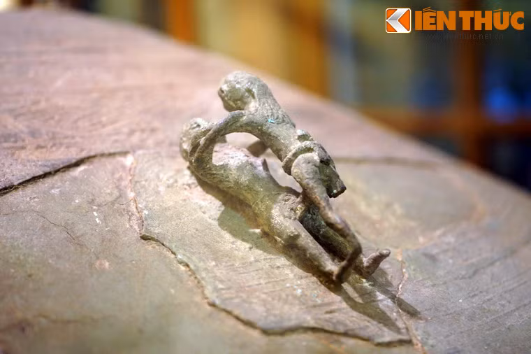 Có thể nói, thạp đồng Đào Thịnh là bản thông điệp từ quá khứ gửi cho thế hệ mai sau về cuộc sống vật chất và quan niệm phồn thực, khát vọng sinh sôi nẩy nở của con người và vạn vật trong một nền nông nghiệp lúa nước.