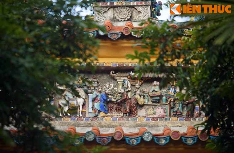 Một số hình ảnh khác về các tác phẩm ở chùa gốm sứ Hưng Ký.