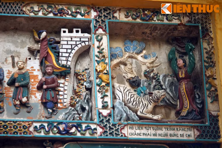 Một số tác phẩm còn được chú giải bằng chữ Quốc ngữ.