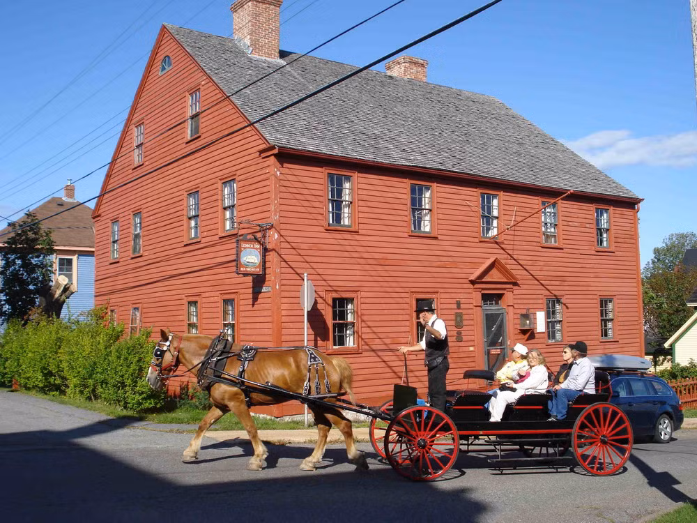 Bên cạnh nét đẹp của kiến trúc và cảnh quan, Lunenburg còn hấp dẫn khách du lịch với những nét văn hóa truyền thống được lưu giữ qua nhiều thế kỷ.