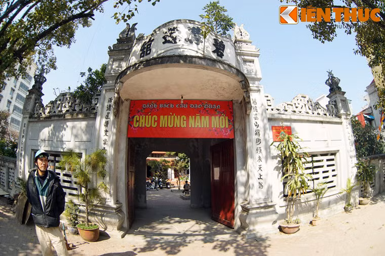 Những năm gần đây, Bích Câu Đạo quán còn được biết đến như một trong số ít những địa chỉ tổ chức các canh hát Ca Trù – loại hình nghệ thuật đặc sắc của Việt Nam đã được UNESCO công nhận di sản văn hóa phi vật thể của nhân loại.