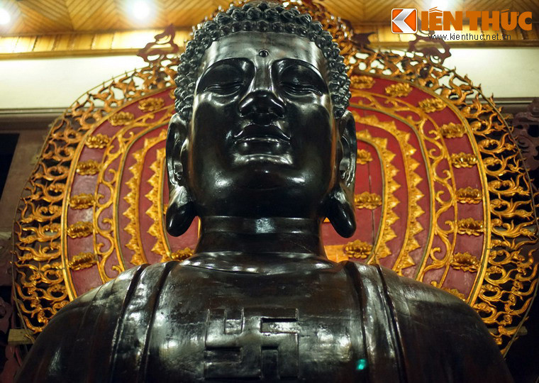 Có thể nói, bức tượng mang trong mình một phần lịch sử của Hà Nội giai đoạn thuộc Pháp.