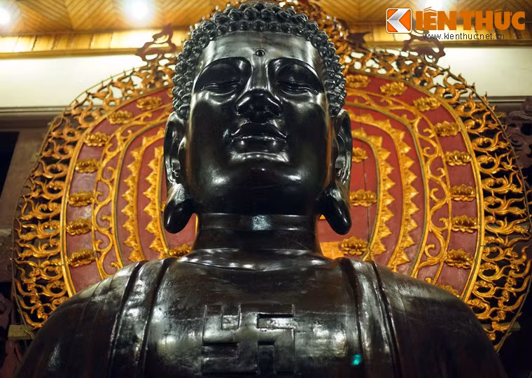 Có thể nói, bức tượng mang trong mình một phần lịch sử của Hà Nội giai đoạn thuộc Pháp.