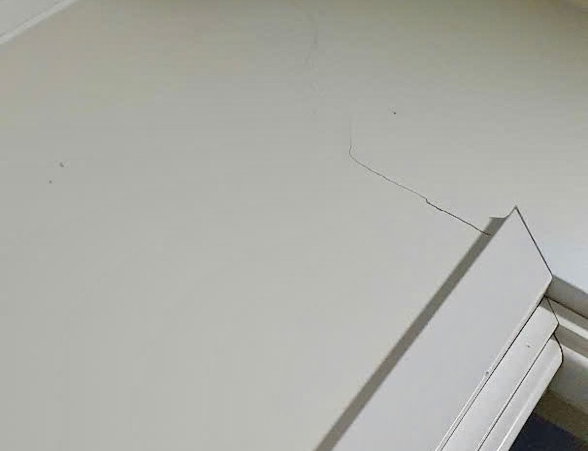 Hang tram can ho chung cu nut tuong nghi do rung chan dong dat-Hinh-3