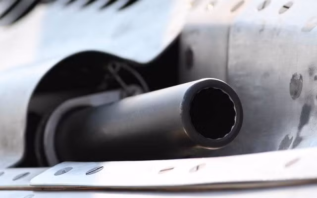 Mặc dù có thể mang tới 8 tấn vũ khí tuy nhiên trong nhiều trường hợp, sử dụng đạn pháo 30mm cũng là một phương pháp rẻ tiền và hiệu quả nhất để tiêu diệt mục tiêu mặt đất hoặc thậm chí mục tiêu bay của đối phương. Nguồn ảnh: Pinterest.