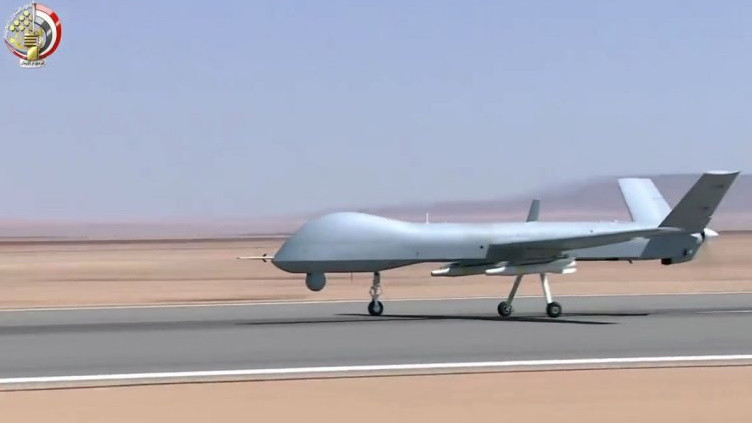 Hiện tại ở khu vực Trung Đông, hai quốc gia sử dụng nhiều máy bay không người lái Dực Long II nhất bao gồm Arab Saudi và UAE. Những máy bay không người lái của hai quốc gia này bị bắn hạ bởi hoả lực của phiến quân Houthi ở Yemen. Nguồn ảnh: Sina.