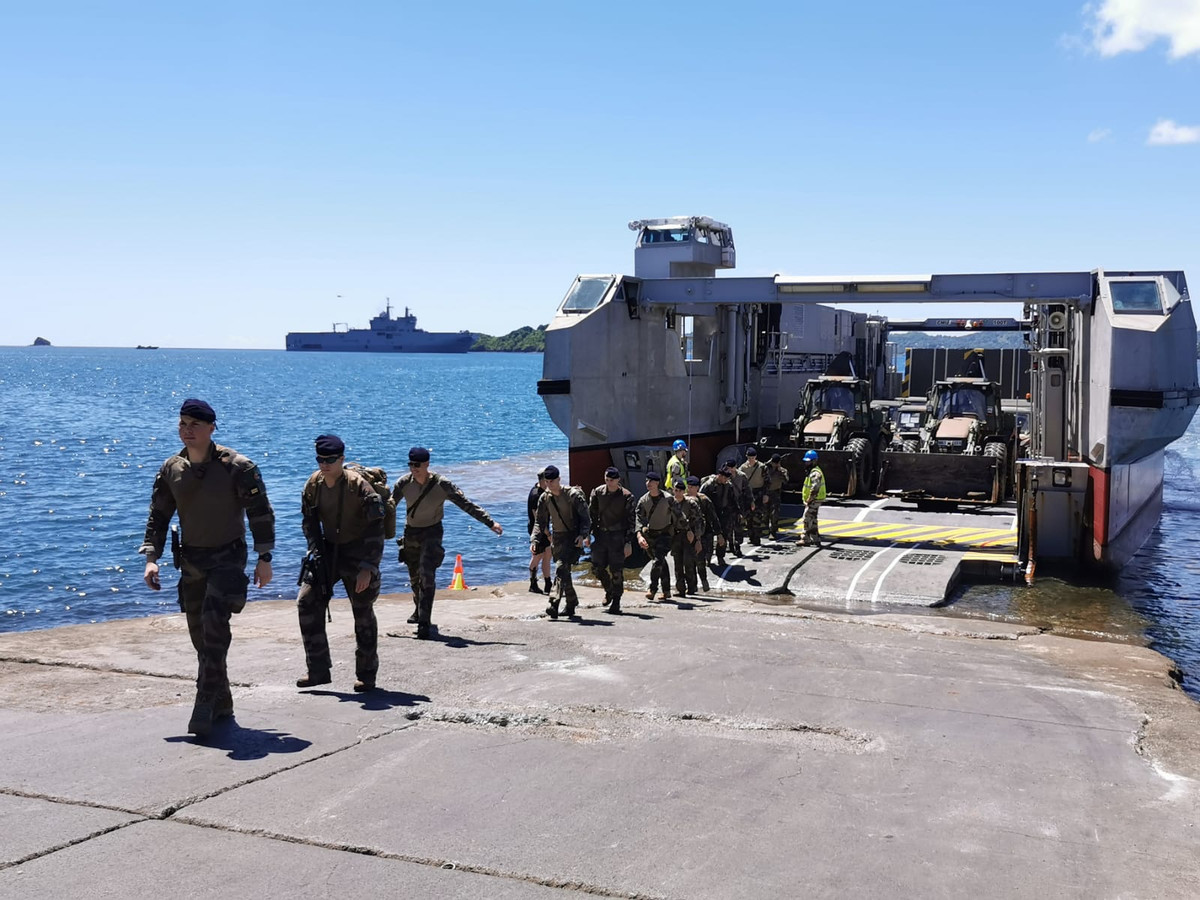 Cụ thể, trong các năm 2012 và 2013, Nga đã đặt mua hai tàu đổ bộ tấn công loại này của Pháp. Cả hai chiếc đều được hạ thuỷ sau khi đóng mới chỉ một năm và sẵn sàng bàn giao cho Moscow. Nguồn ảnh: BMDP.