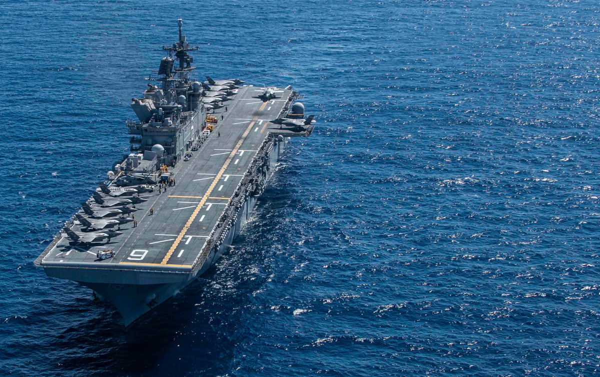 USS America từ lâu đã được biết đến như "tàu sân bay thứ 12 của Hải quân Mỹ" với khả năng tác chiến không thua kém gì bất cứ tàu sân bay không sử dụng động cơ hạt nhân nào trên thế giới. Nguồn ảnh: USnavy.