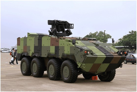 Việc có thể tuỳ biến cấu hình vũ khí dựa trên chỉ một loại khung gầm cho phép tăng hiệu năng chiến đấu của loại thiết giáp "Báo Mây" này, đặc biệt là trong thời bình sẽ tốn ít chi phí bảo trì, vận hành hơn rất nhiều. Nguồn ảnh: BMDP.