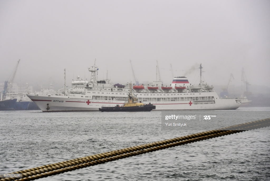 Mỗi tàu bệnh viện trong lớp Ob' được trang bị 7 phòng phẫu thuật tiêu chuẩn cùng 100 giường bệnh - nghĩa là có sức chứa ban đầu chỉ bằng 1/10 so với tàu bệnh viện USNS Mercy và USNS Comfort của Mỹ - các tàu bệnh viện vốn được hoán cải từ tàu chở dầu. Nguồn ảnh: Gettyimg.