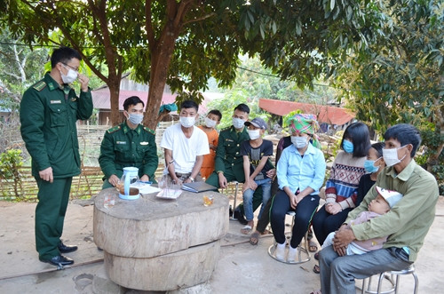 Trong cuộc chiến chống giặc COVID-19 hiện nay, lực lượng biên phòng là một trong những "cánh quân" quan trọng bậc nhất đề phòng dịch bệnh lây lan vào nước ta từ nước ngoài. Nguồn ảnh: QĐND.