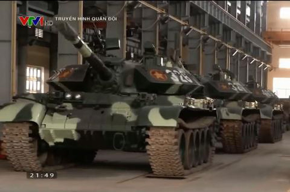 Nổi bật nhất là phiên bản T-54 này được cải tiến hệ thống hoả lực bằng cách thay thế pháo cỡ 100mm sang khẩu pháo M68 cỡ nòng 105mm giúp xe tăng khả năng công phá mục tiêu thiết giáp của đối phương. Nguồn ảnh: VTV.