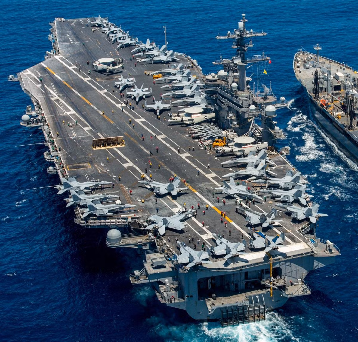 Mặc dù vậy nhiều chuyên gia cho rằng, với công nghệ hiện tại các tàu chiến không người lái chủ yếu chỉ hoạt động được ven bờ, việc điều khiển một tàu chiến không người lái từ khoảng cách nửa vòng Trái Đất tới nay vẫn chưa thực sự tỏ ra hiệu quả. Nguồn ảnh: Pinterest.