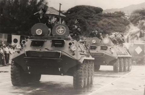 Xe bọc thép của Hải quân Đánh bộ Liên Xô diễu hành ở Cam Ranh năm 1987. Nguồn ảnh: TL.