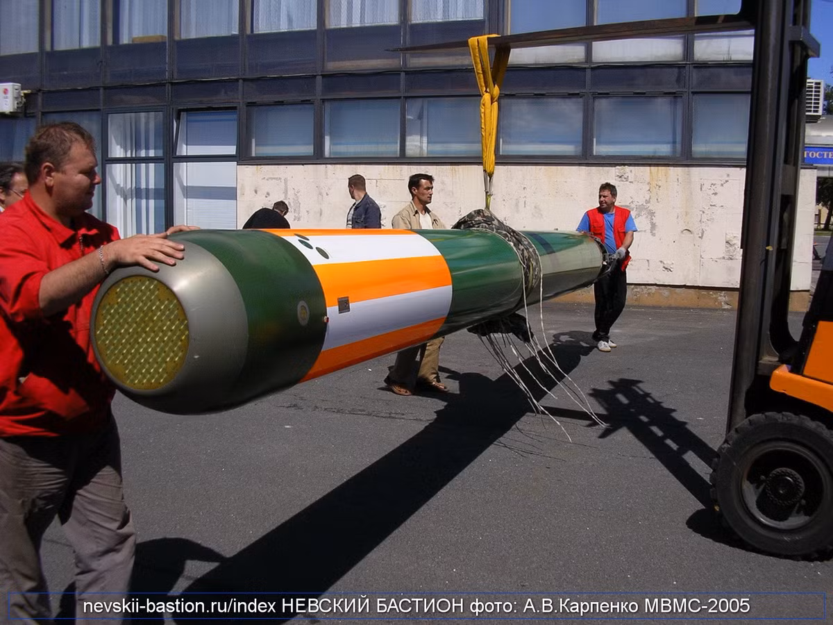 Với những sĩ quan định vị thuỷ âm làm việc trên tàu ngầm Mỹ thời Chiến tranh Lạnh, cơn ác mộng lớn nhất của họ là "nghe" thấy tiếng ngư lôi UGST Fizik của Liên Xô tiến về phía mình. Nguồn ảnh: Pinterest.