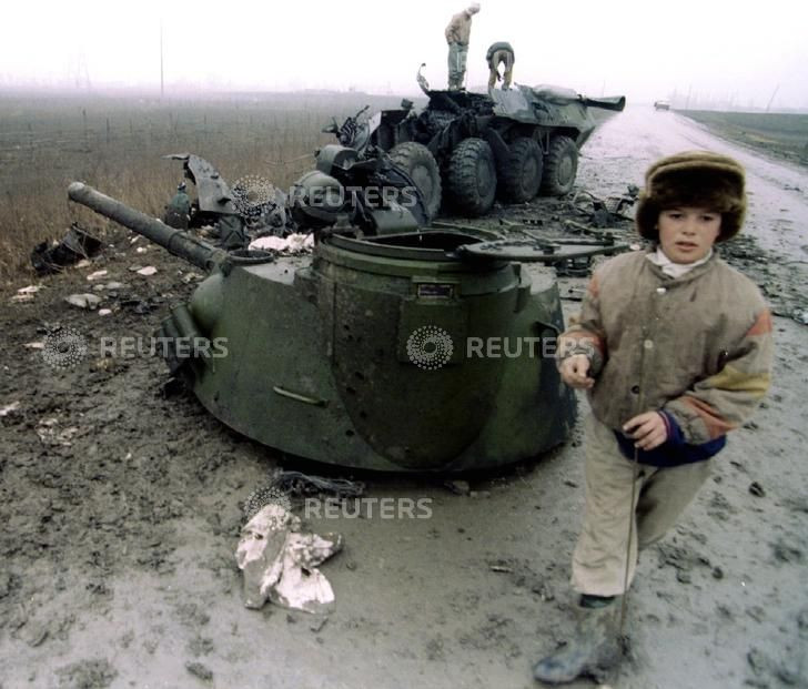 Cuộc chiến ở Chechnya được cho là bài học đắt giá nhất của quân đội Nga kể từ khi Liên Xô tan rã tới nay. Sau chiến tranh Chechnya, quân đội Nga phải ngay lập tức tiến hành cải tổ. Tuy nhiên tới nay, quân đội Nga vẫn chưa có một trận đánh nào với quy mô và tính chất tương tự để có thể "thử lửa" lại, để xem liệu rằng người Nga đã cải tổ quân đội thành công hay chưa. Nguồn ảnh: Reuters.