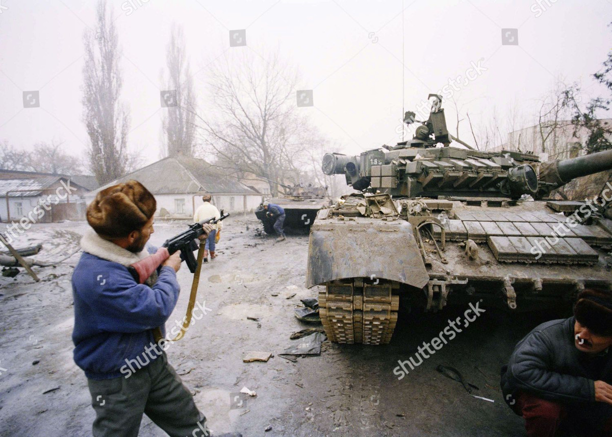 Thiệt hại này là nằm ngoài sức tưởng tượng của cả những người Nga bi quan nhất, đặc biệt là giới tướng lĩnh Nga - những người trưởng thành dưới thời Liên Xô với niềm kiêu hãnh bất diệt về sức mạnh của xe tăng do Moscow chế tạo. Nguồn ảnh: Shutters.