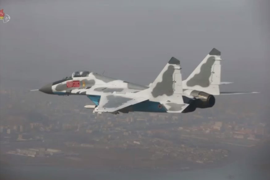 Cận cảnh chiến đấu cơ MiG-29 của Không quân Triều Tiên mang theo "vũ khí nóng" tham gia cuộc tập trận. Nguồn ảnh: KCNA.